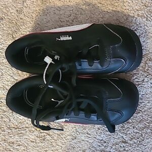 8c Puma Roma black and white sneakers